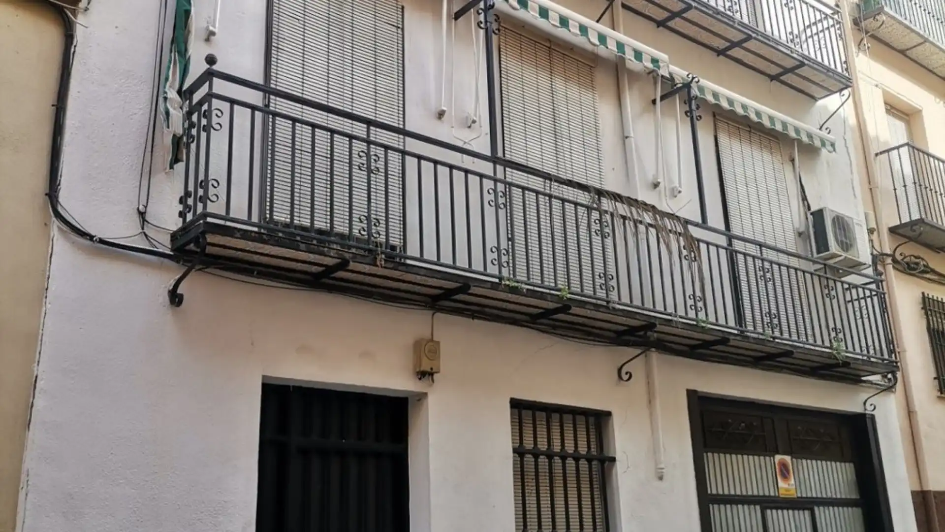 Vista exterior de Pis en venda en  Jaén Capital amb Terrassa i Traster