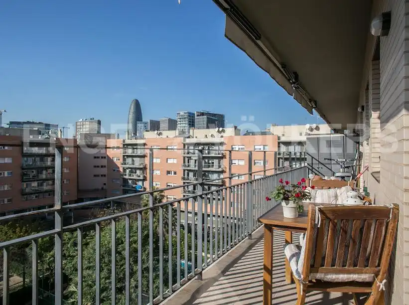 Exterior view of Flat for rent in Sant Martí