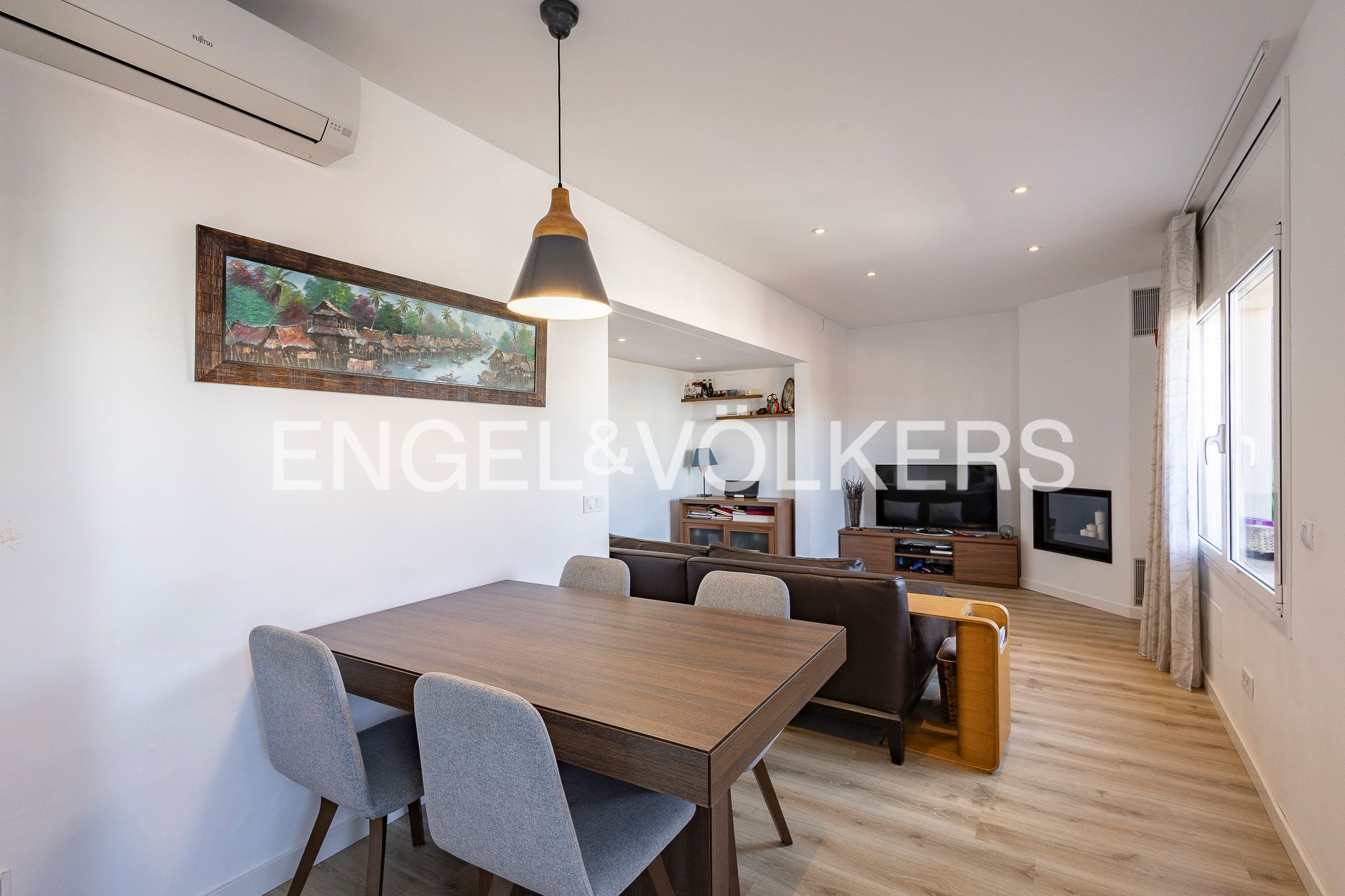 Comedor de Ático de alquiler en  Barcelona Capital con Aire acondicionado, Calefacción y Parquet