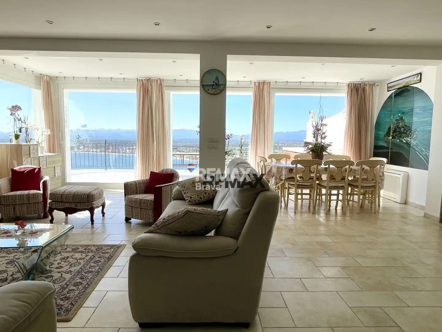 Sala d'estar de Casa o xalet en venda en Roses amb Aire condicionat, Calefacció i Jardí privat