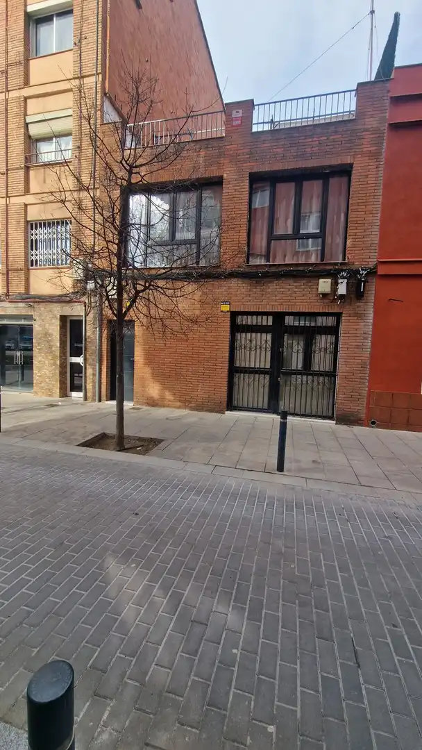 Vista exterior de Edificio en venta en  Barcelona Capital