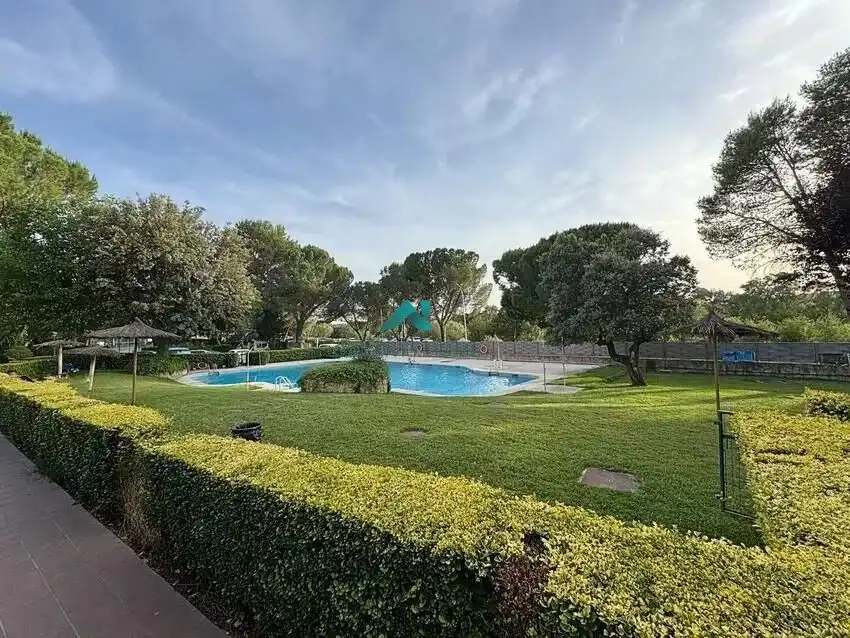 Swimming pool of Flat for sale in Villaviciosa de Odón  with Heating, Private garden and Terrace