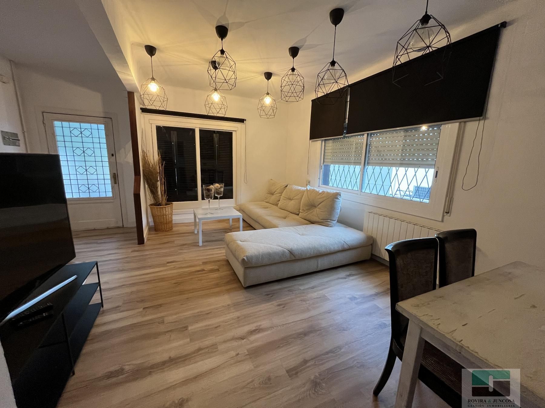 Sala d'estar de Casa o xalet de lloguer en Castelldefels amb Calefacció, Parquet i Terrassa