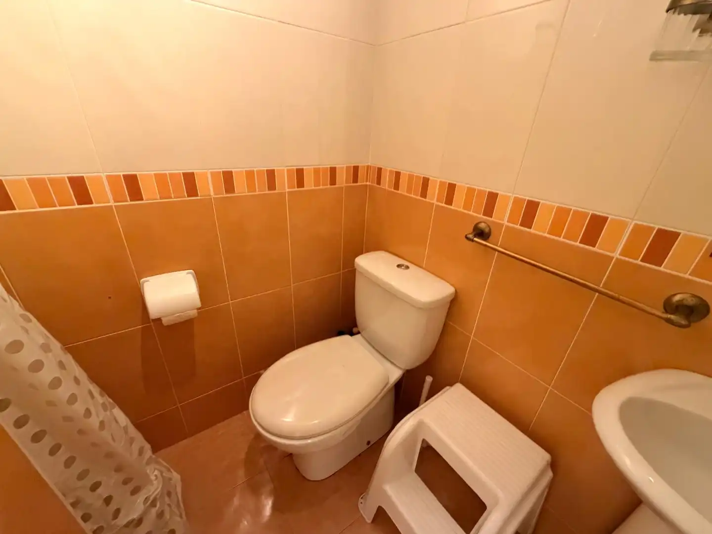 Bathroom of Flat for rent in Huelva  with Air Conditioner, Heating and Parquet flooring