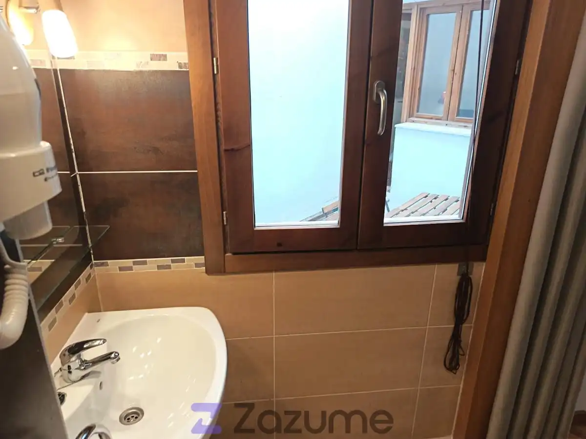Bathroom of Flat for rent in Toledo  with Air Conditioner, Heating and Parquet flooring