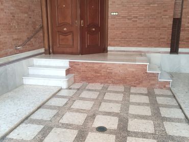 Casa amb balcó en venda a Arenal - La Pólvora