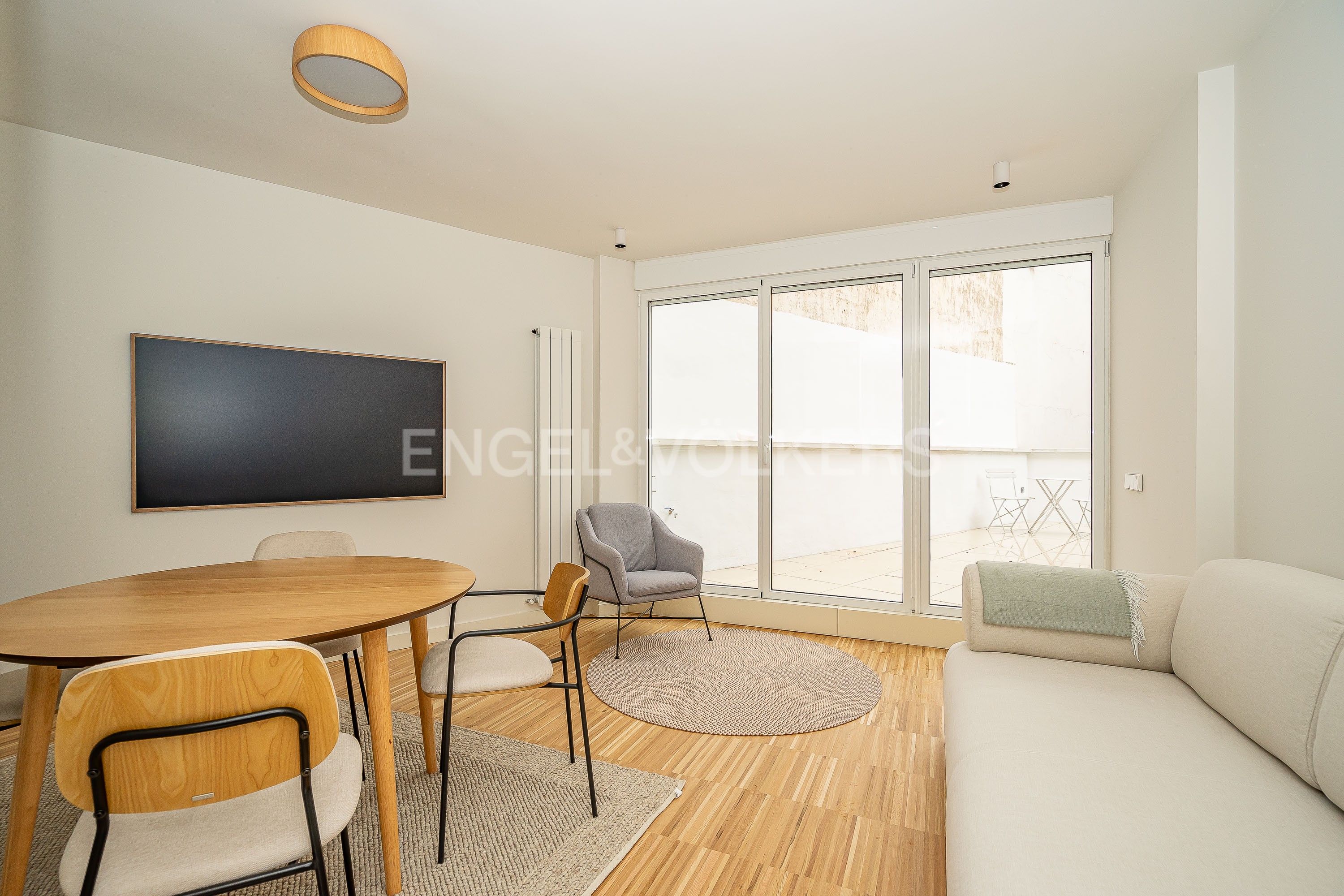 Sala d'estar de Apartament de lloguer en  Madrid Capital amb Aire condicionat, Calefacció i Terrassa