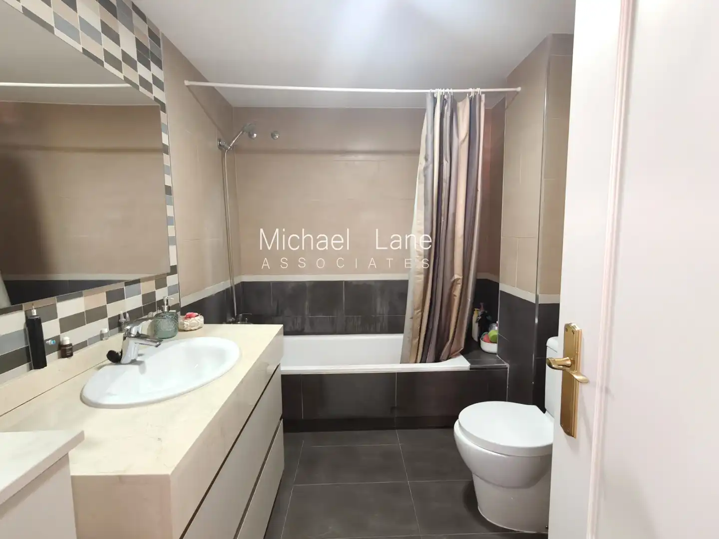 Bathroom of Flat for sale in Manilva  with Air Conditioner, Terrace and Storage room