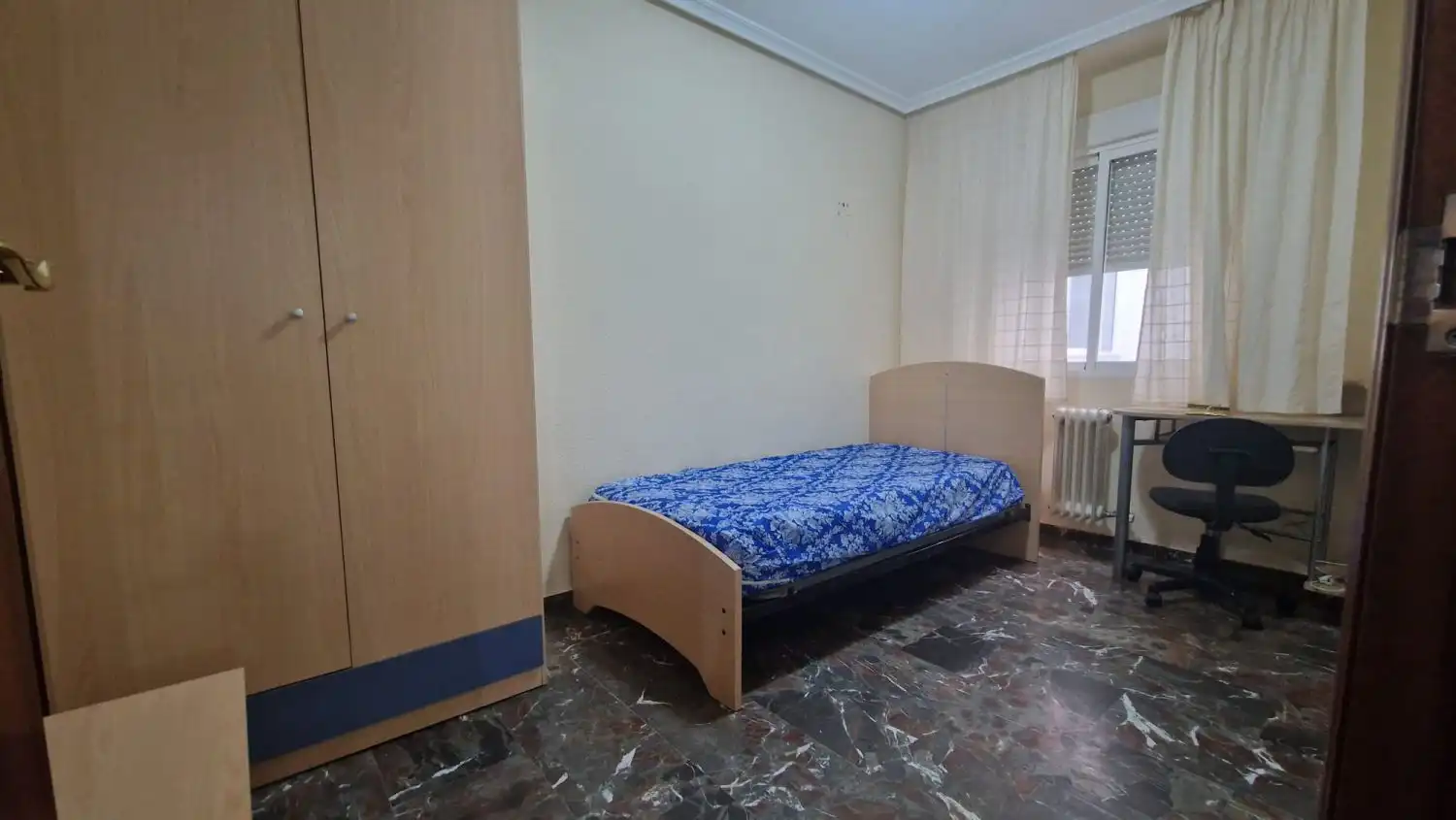 Habitación de Piso en venta en Jaén con Calefacción, Terraza y Balcón