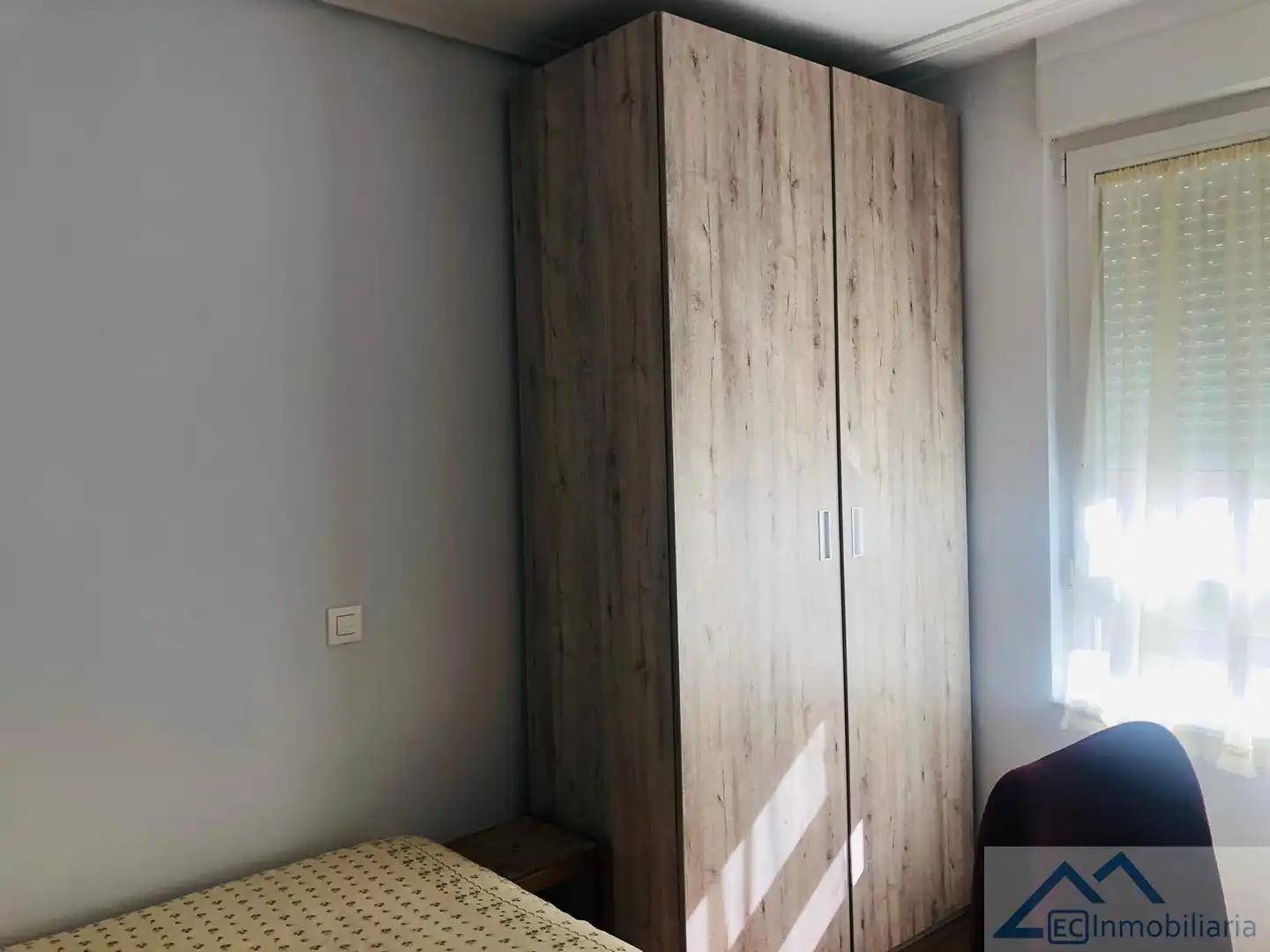 Schlafzimmer von Wohnung zur Miete in Santander mit Möbliert