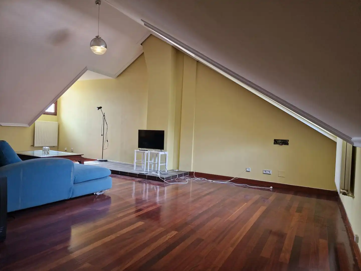 Sala d'estar de Pis en venda en Cartes amb Calefacció