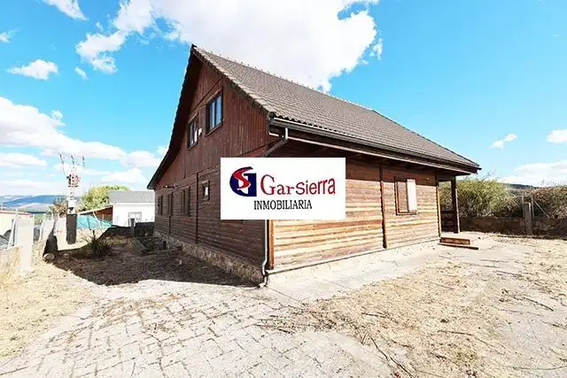 Außenansicht von Haus oder Chalet zum Verkauf in Buitrago del Lozoya mit Heizung