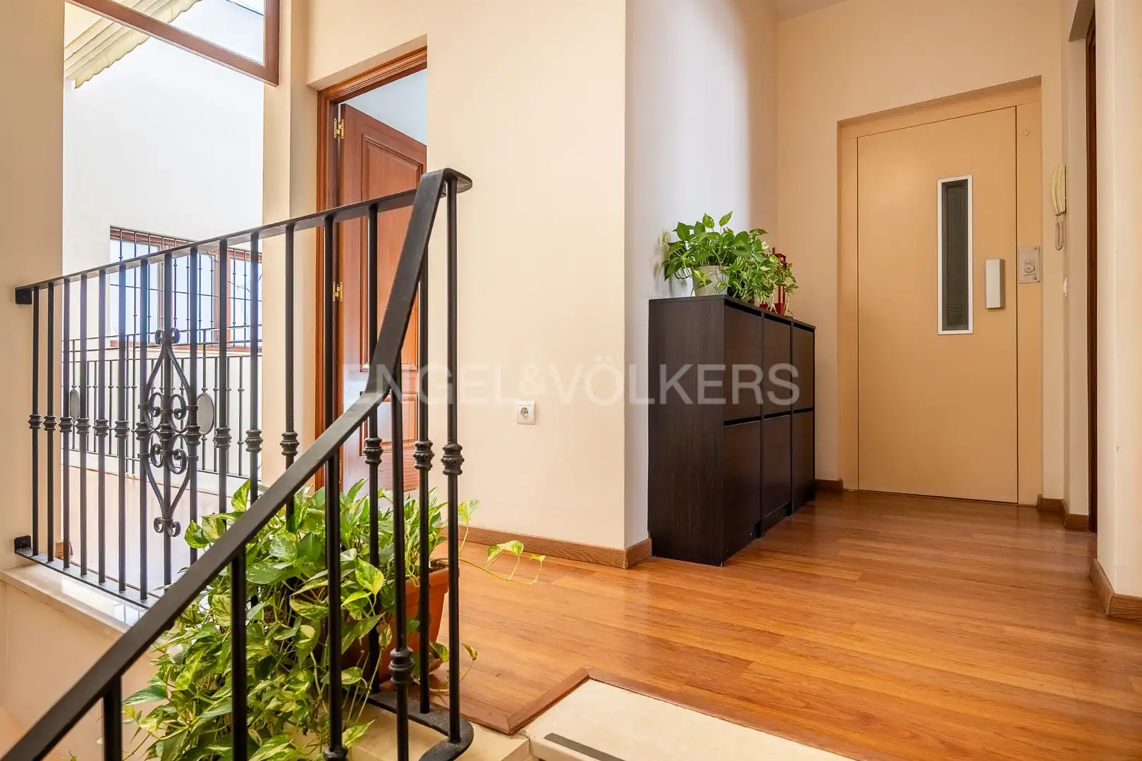 Houses for sale in Sevilla  with Air Conditioner, Heating and Storage room