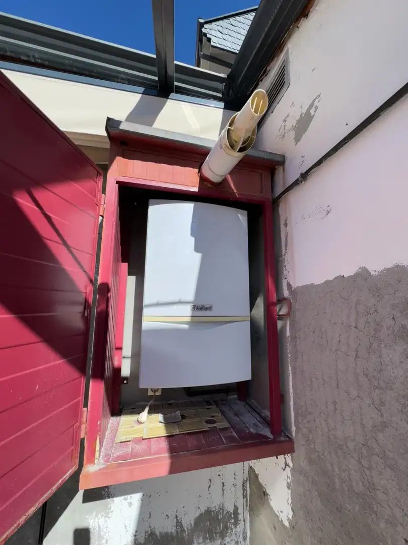 Vista exterior de Casa o xalet en venda en Ponferrada amb Aire condicionat, Calefacció i Terrassa