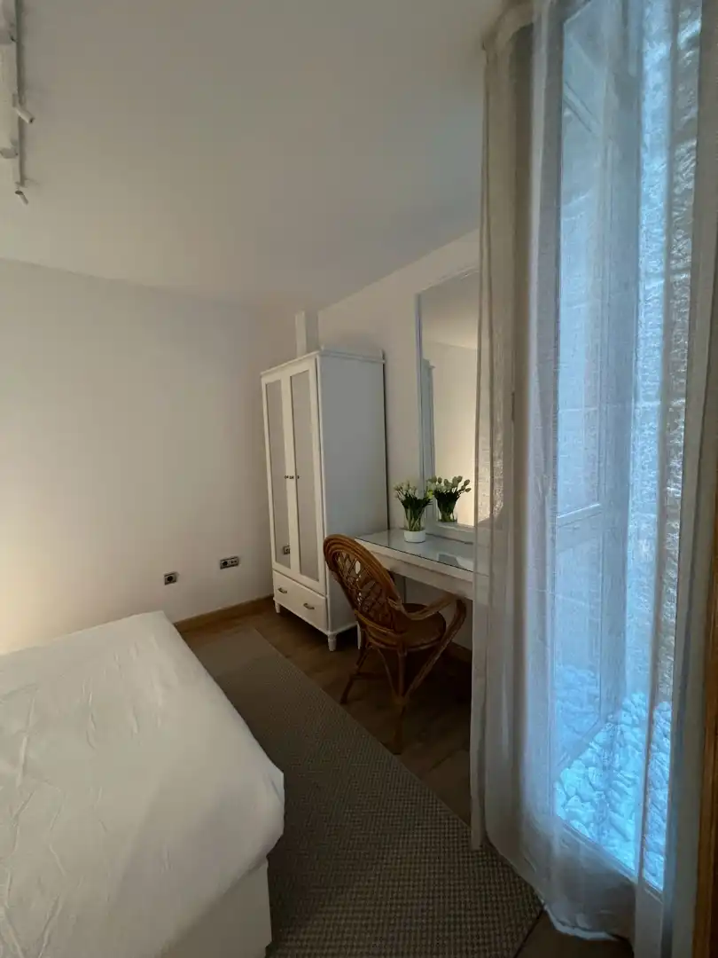 Habitación de Apartamento en venta en Vigo  con Calefacción, Amueblado y Horno