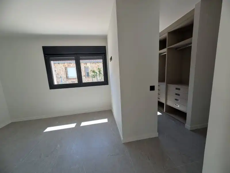 Habitación de Casa adosada en venta en El Espinar con Calefacción y Terraza