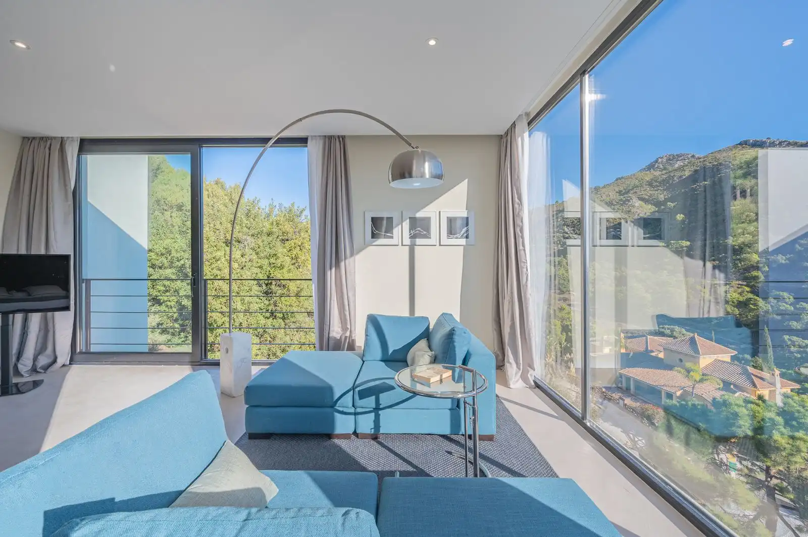 Living room of Houses for sale in Málaga  with Air Conditioner, Terrace and Swimming Pool