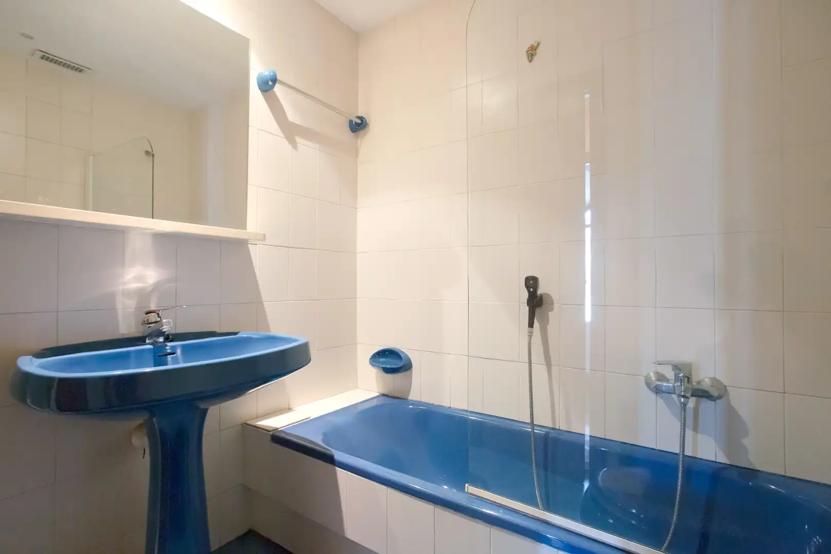 Bathroom of Flat for sale in Bilbao   with Air Conditioner, Heating and Parquet flooring
