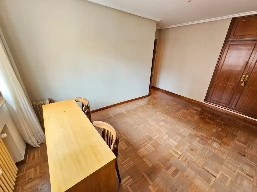 Habitación de Piso en venta en Avilés