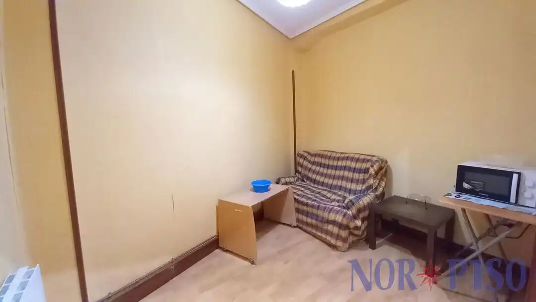 Schlafzimmer von Wohnung zum Verkauf in Bilbao  mit Heizung und Balkon