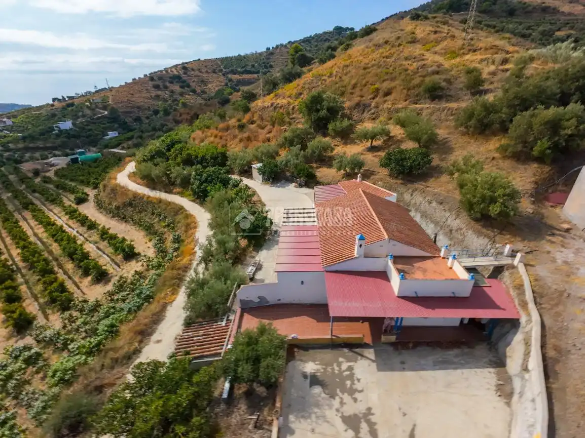 Vista exterior de Finca rústica en venda en Nerja amb Moblat