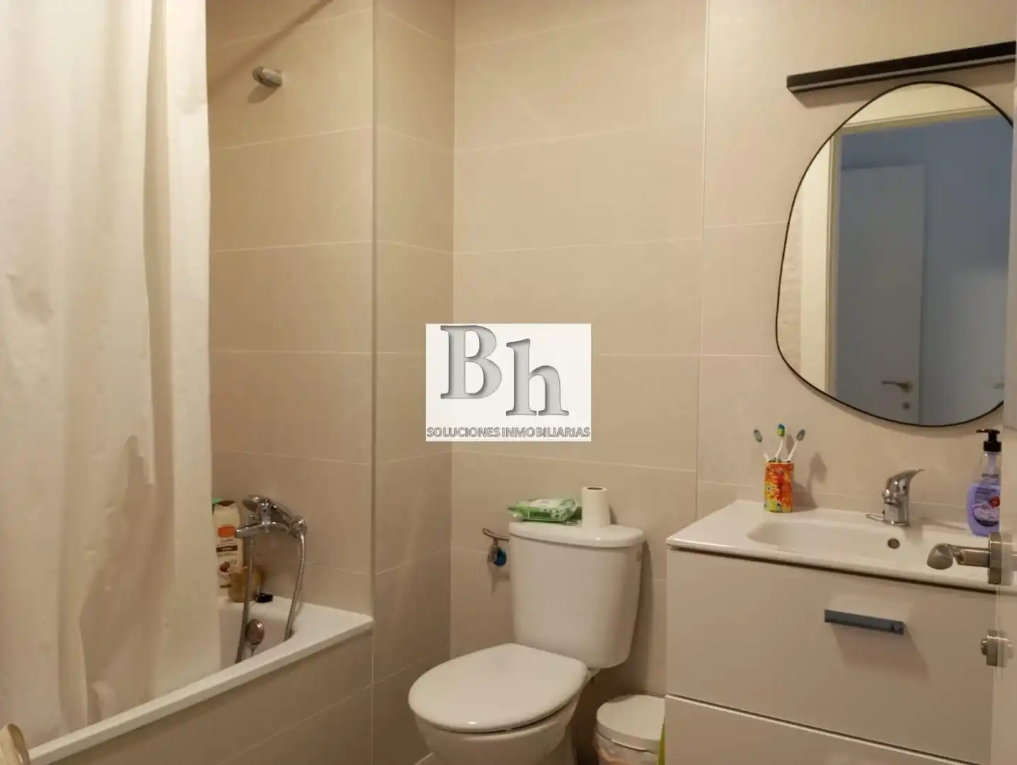 Bathroom of Flat for sale in Málaga  with Air Conditioner, Private garden and Terrace