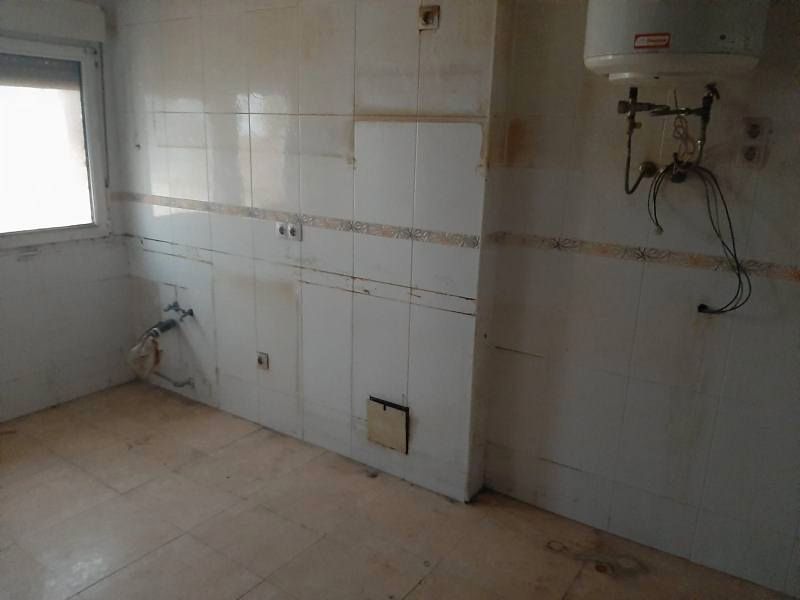 Cuina de Pis en venda en Gijón  amb Parquet