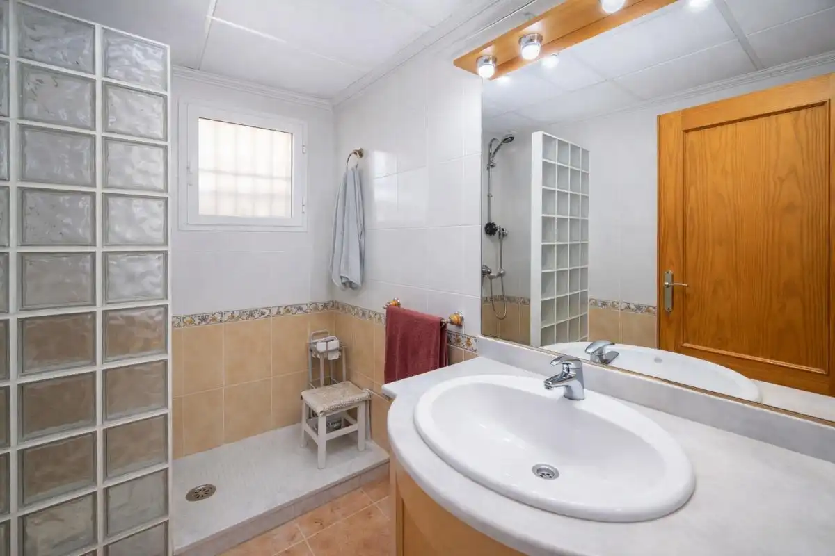 Baño de Casa o chalet en venta en Mutxamel con Aire acondicionado, Calefacción y Jardín privado