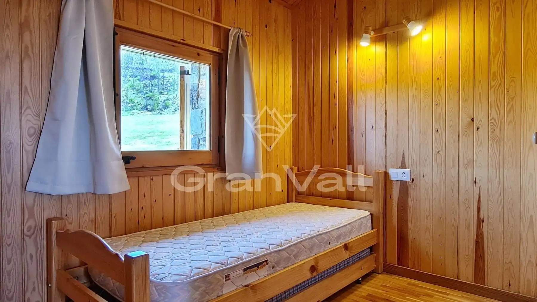 Dormitori de Casa adosada en venda en Fontanals de Cerdanya amb Calefacció, Jardí privat i Terrassa