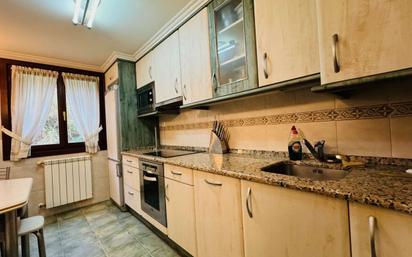 Küche von Wohnung zum verkauf in Irura mit Balkon