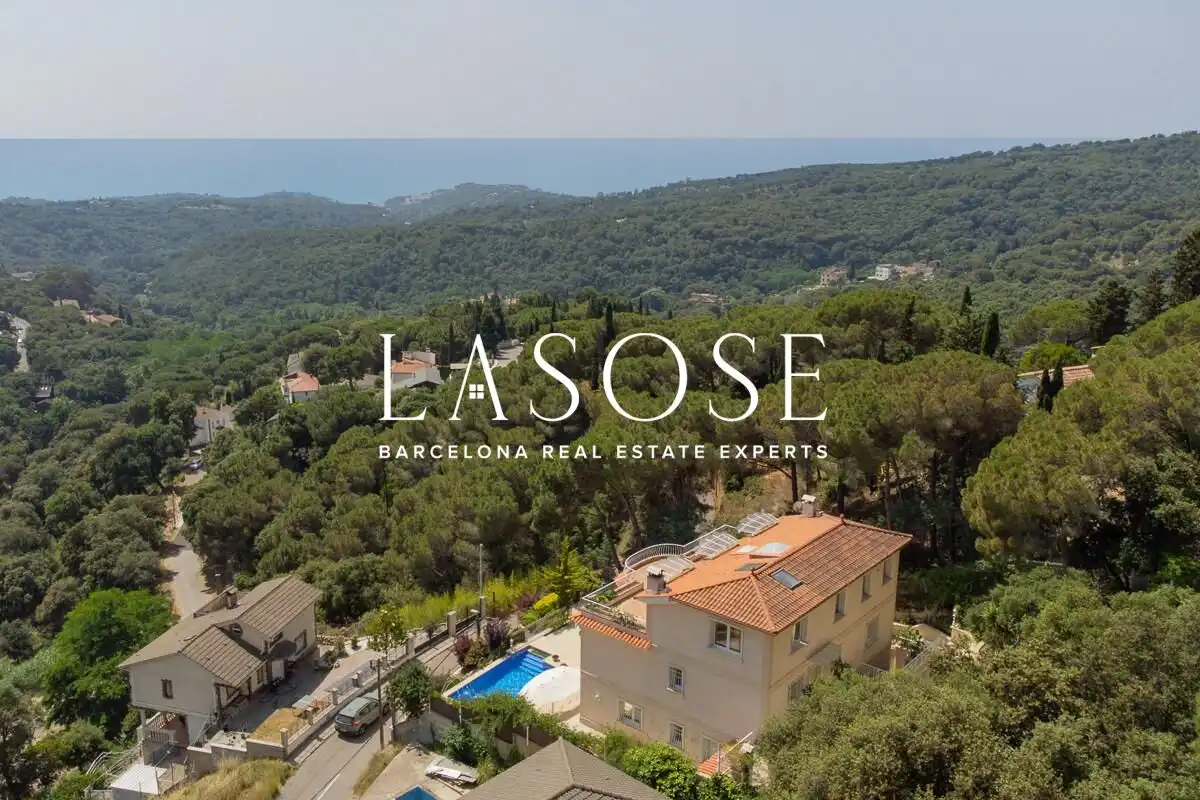 Exterior view of Houses for sale in Arenys de Munt  with Air Conditioner, Private garden and Terrace