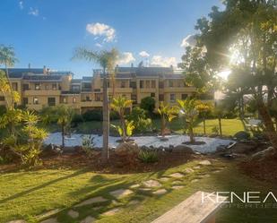 Vista exterior de Apartament en venda en Estepona amb Aire condicionat, Calefacció i Terrassa
