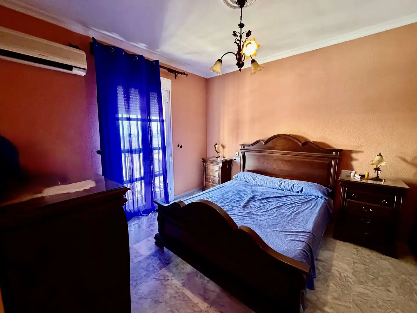 Habitación de Casa o chalet en venta en Mairena del Alcor con Terraza y Trastero