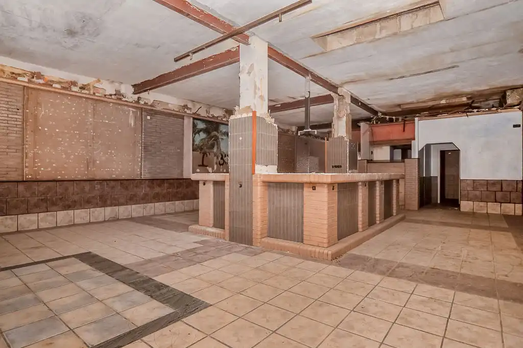 Business premises for sale in C/ Poeta Vicente Medina, imagen 2