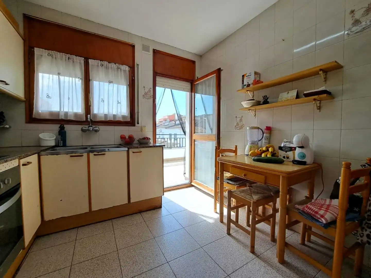 Cuina de Pis en venda en Olesa de Montserrat amb Aire condicionat, Calefacció i Jardí privat