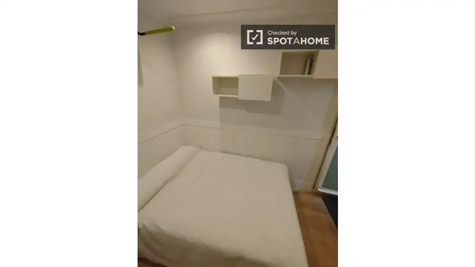 Habitación de Piso para compartir en Barcelona con Aire acondicionado, Calefacción y Terraza