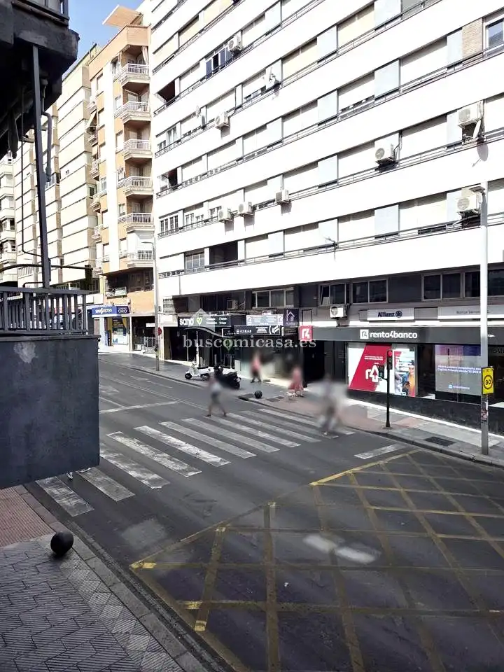 Vista exterior de Pis per a compartir en Jaén amb Aire condicionat, Calefacció i Parquet
