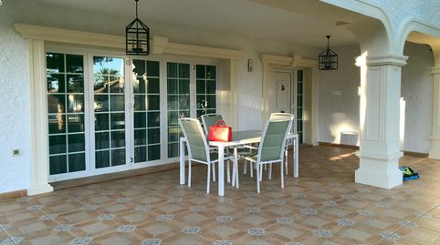 Totalmente renovado en 2018 la villa está lista para dar la bienvenida a sus nuevos propietarios!A sólo 100 metros de la playa, pi, imatge 4