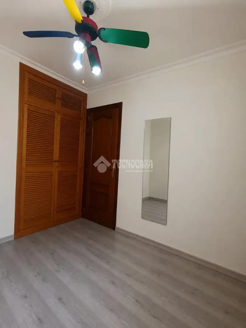 Habitación de Piso en venta en Sevilla con Jardín privado