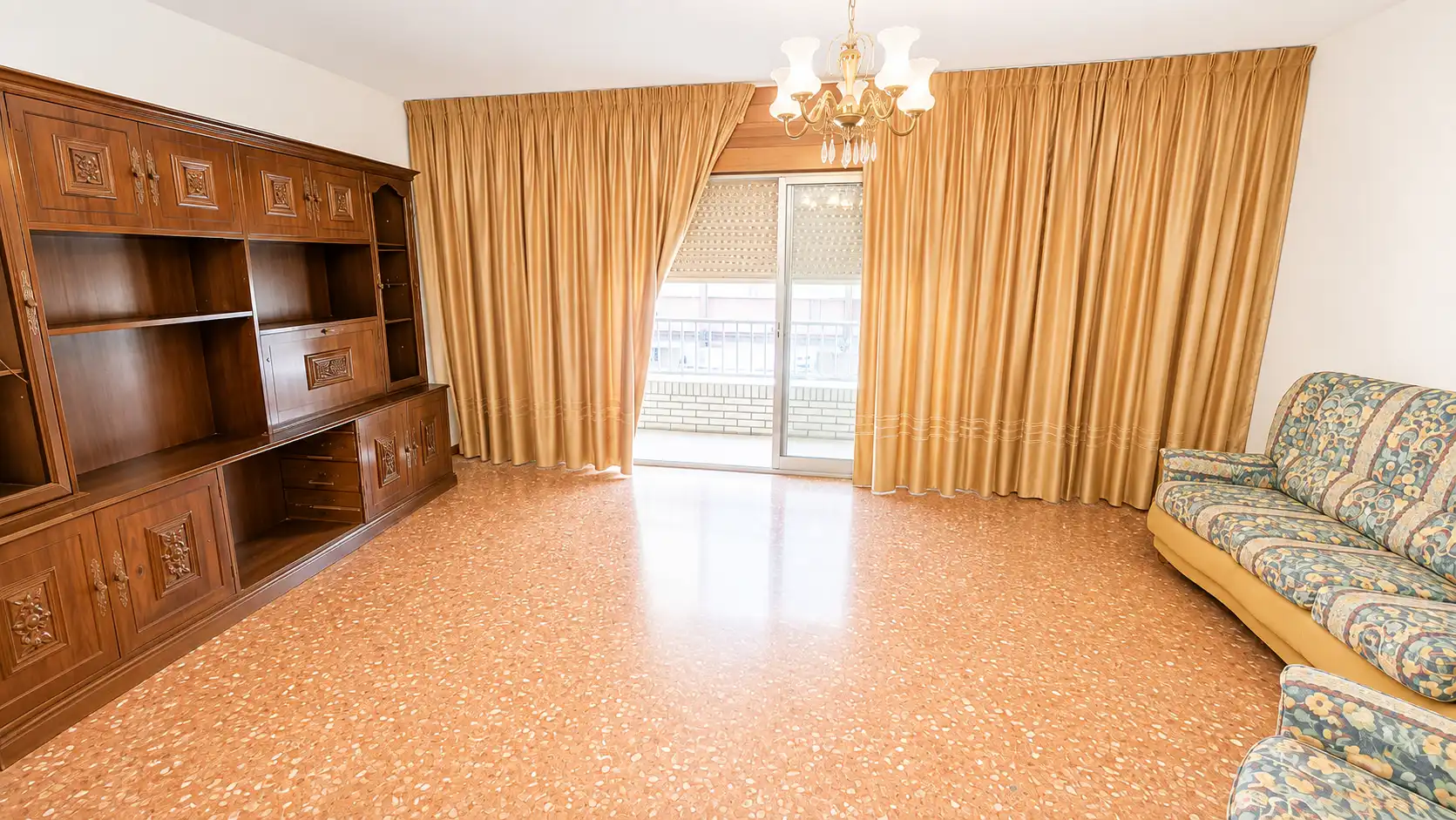 Sala d'estar de Casa adosada en venda en Motril amb Terrassa, Traster i Moblat