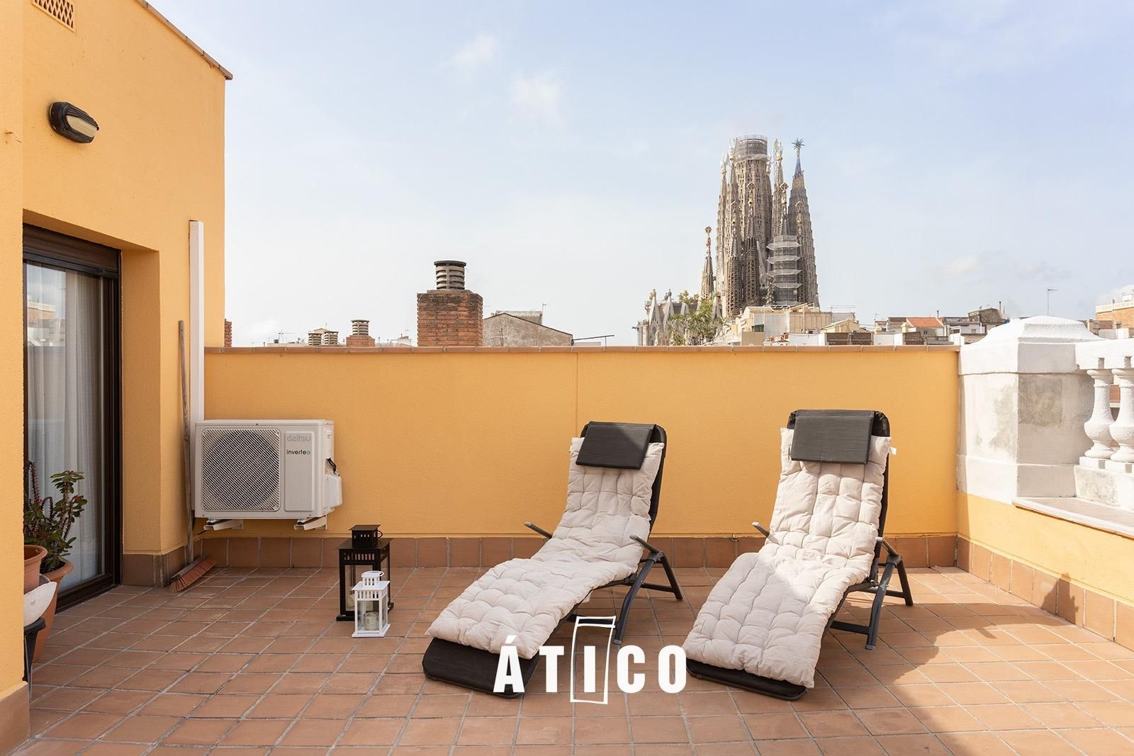Attic for sale in Sagrada Família