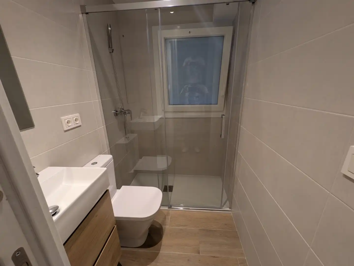 Baño de Piso en venta en Errenteria con Horno, Lavadora y Microondas