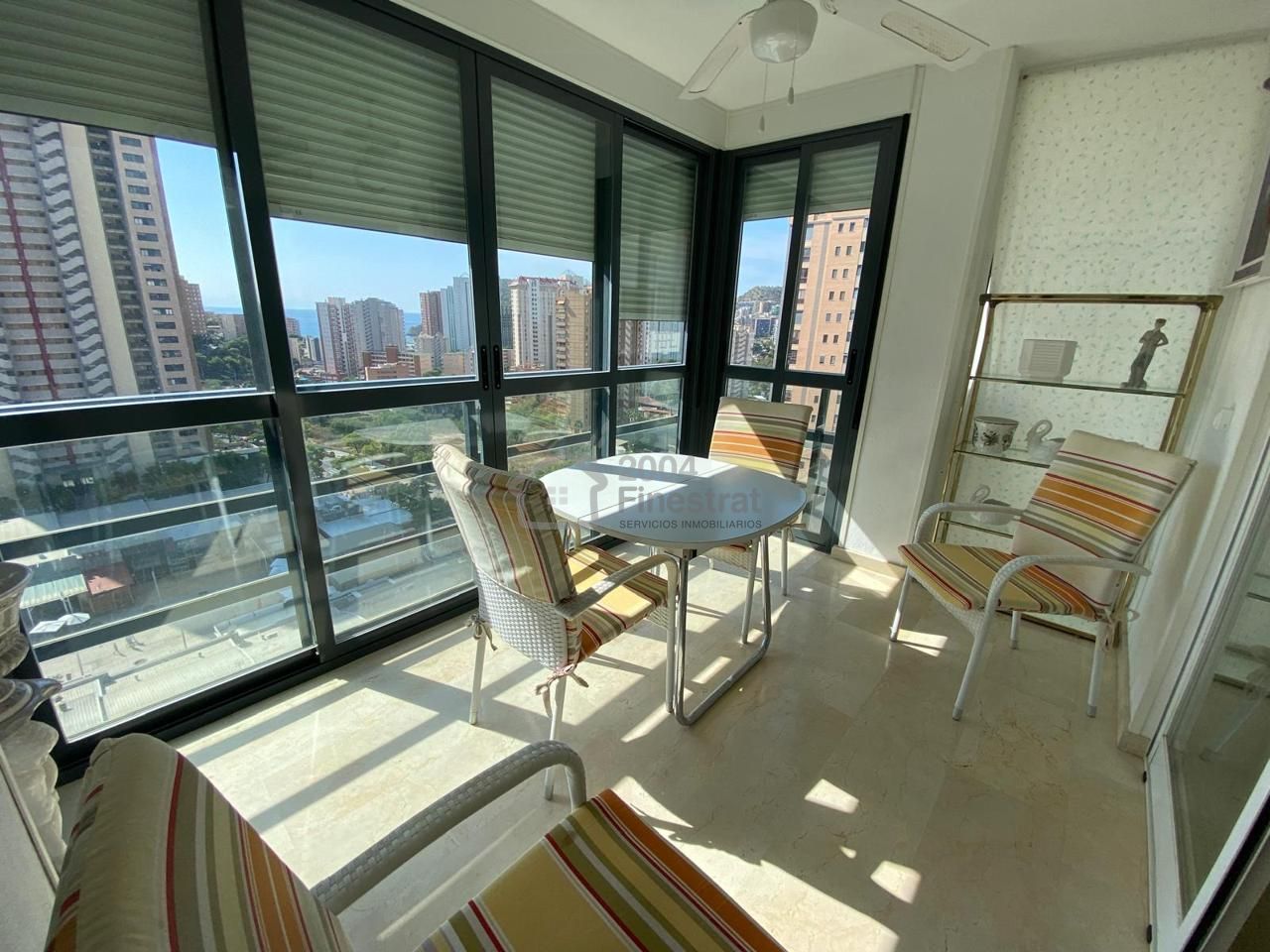 Vista exterior de Pis en venda en Benidorm amb Terrassa, Moblat i Piscina comunitària