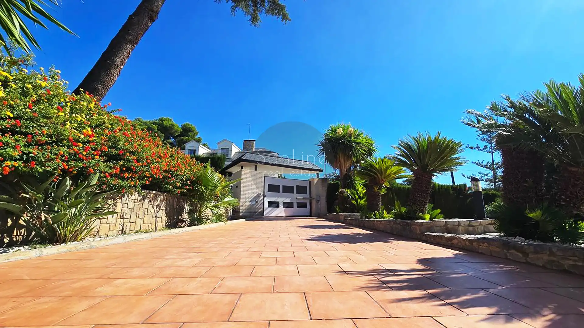 House with pool for sale in Carrer Font de la Carrasquera, imagen 8