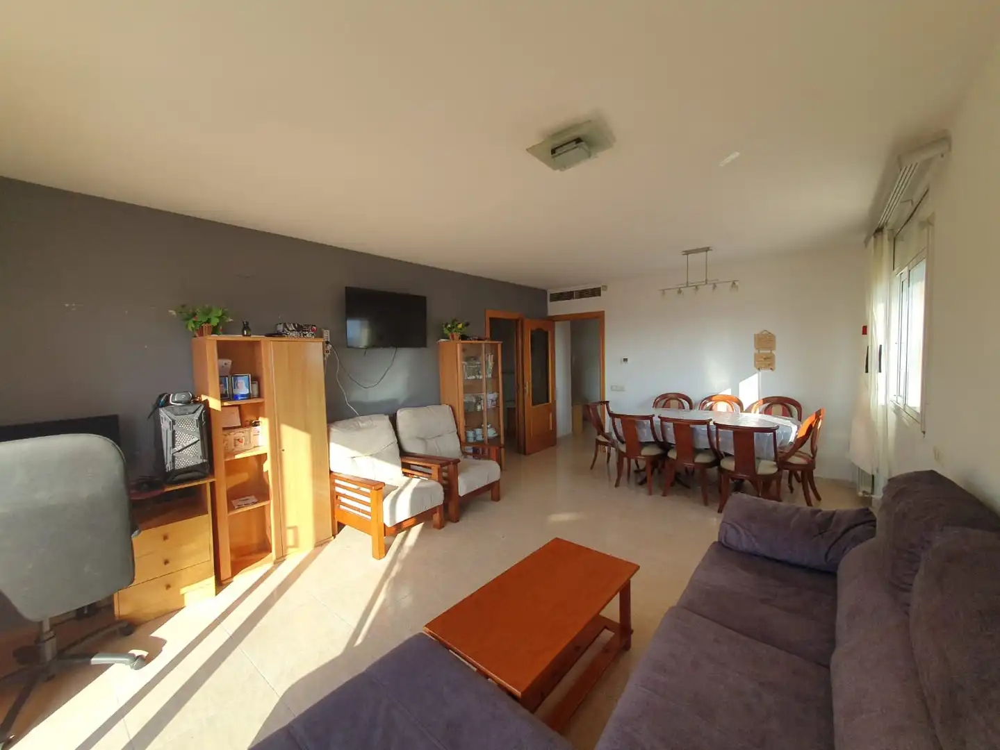 Wohnzimmer von Dachboden zum Verkauf in Vilanova i la Geltrú mit Klimaanlage, Heizung und Terrasse