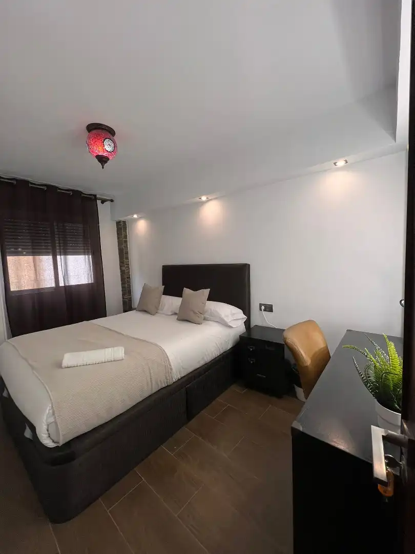 Room in Pasaje Mármoles, 3, Perchel Norte