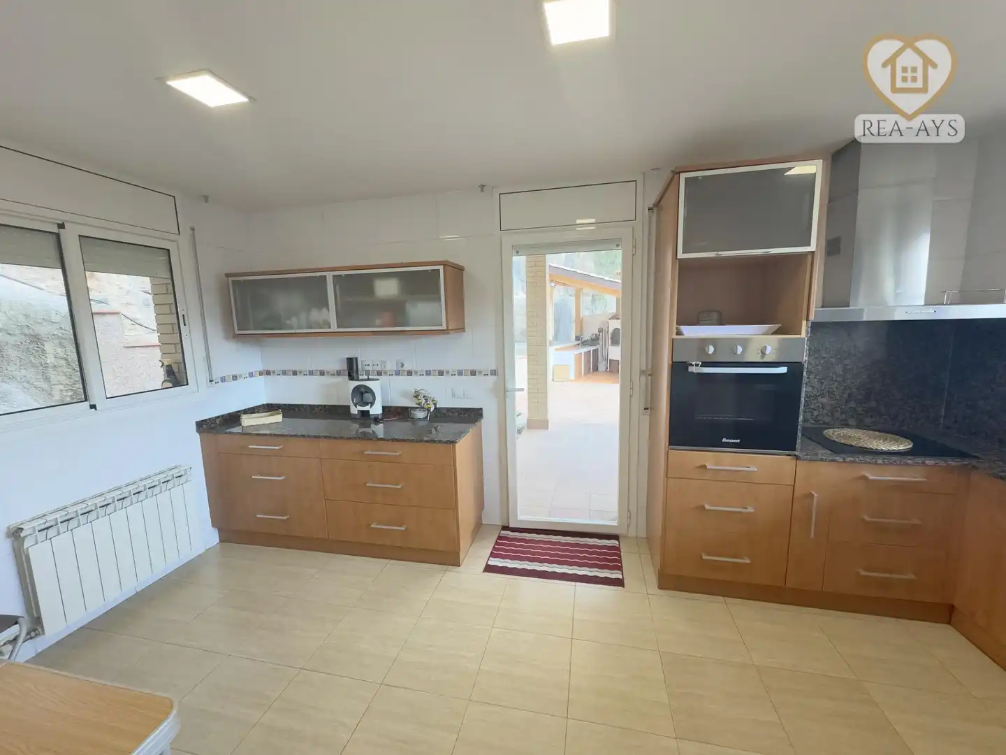Cocina de Casa o chalet en venta en Vallirana con Aire acondicionado, Calefacción y Jardín privado