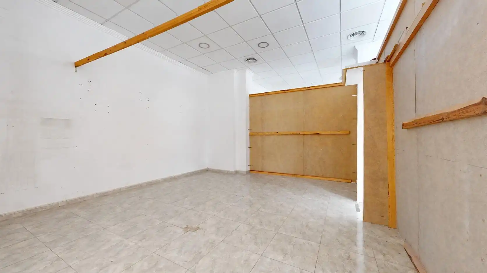 Commercial properties for sale in Avenida De Lepanto , 2, Cortes - Huertas