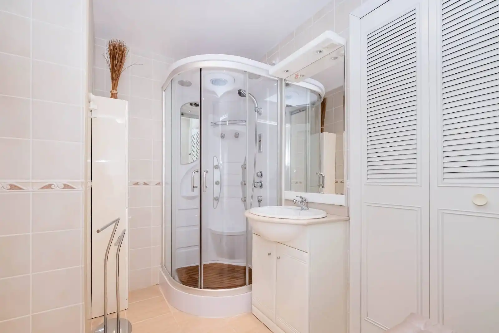 Badezimmer von Wohnung zur Miete in Benalmádena mit Klimaanlage, Terrasse und Möbliert