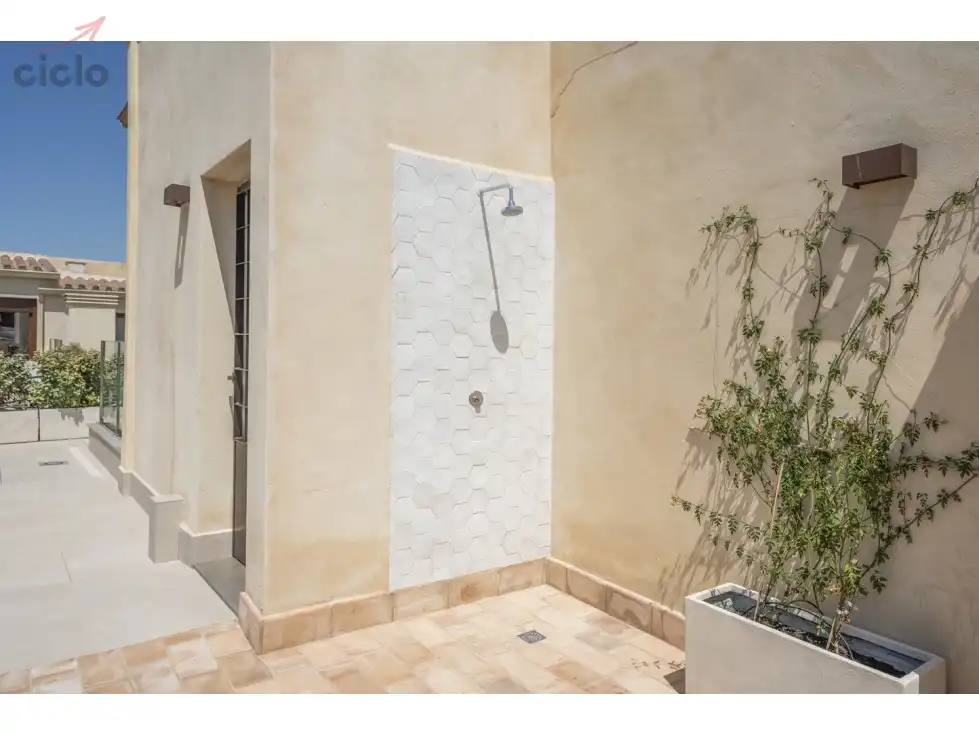 Baño de Piso de alquiler en Sevilla con Terraza, Piscina y Amueblado